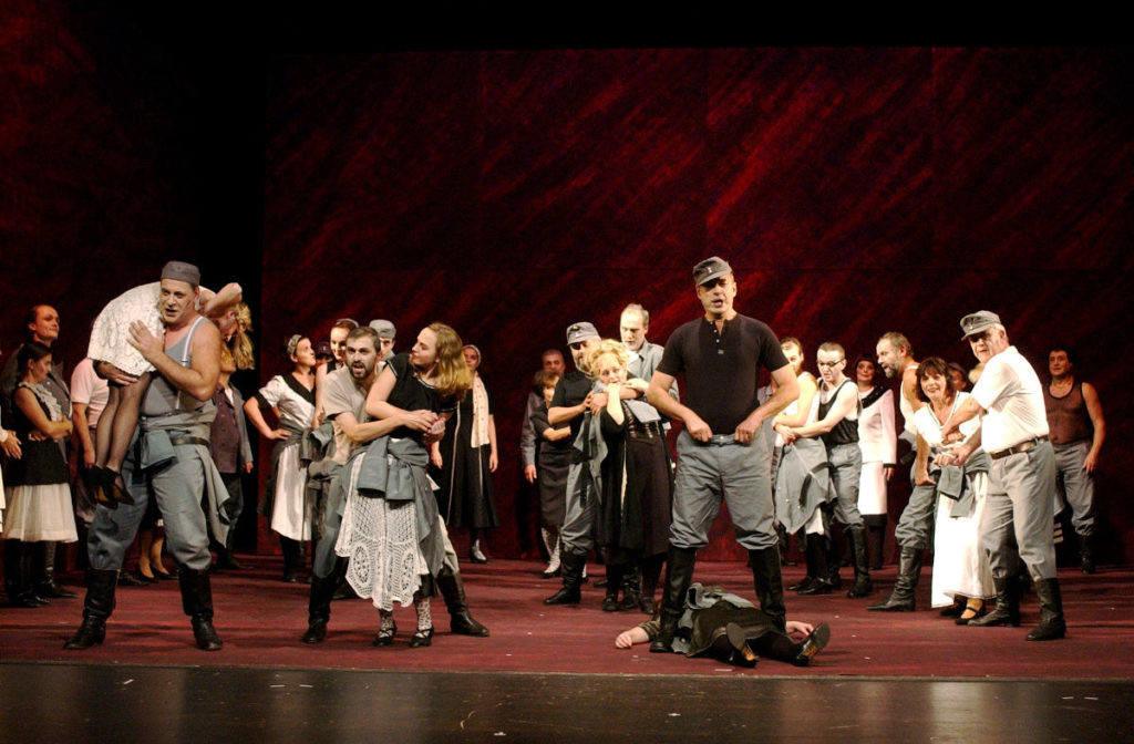 Margarethe, Oper von Charles Gounod, Nordharzer Städtebundtheater Halberstadt/ Quedlinburg, 2005, Regie/ Bühnenbild: Cornelia Just, Bühnenbild/ Ausstattung: Wiebke Horn, Musikalische Leitung: GMD Johannes Rieger, Fotos: Jan Mollerus