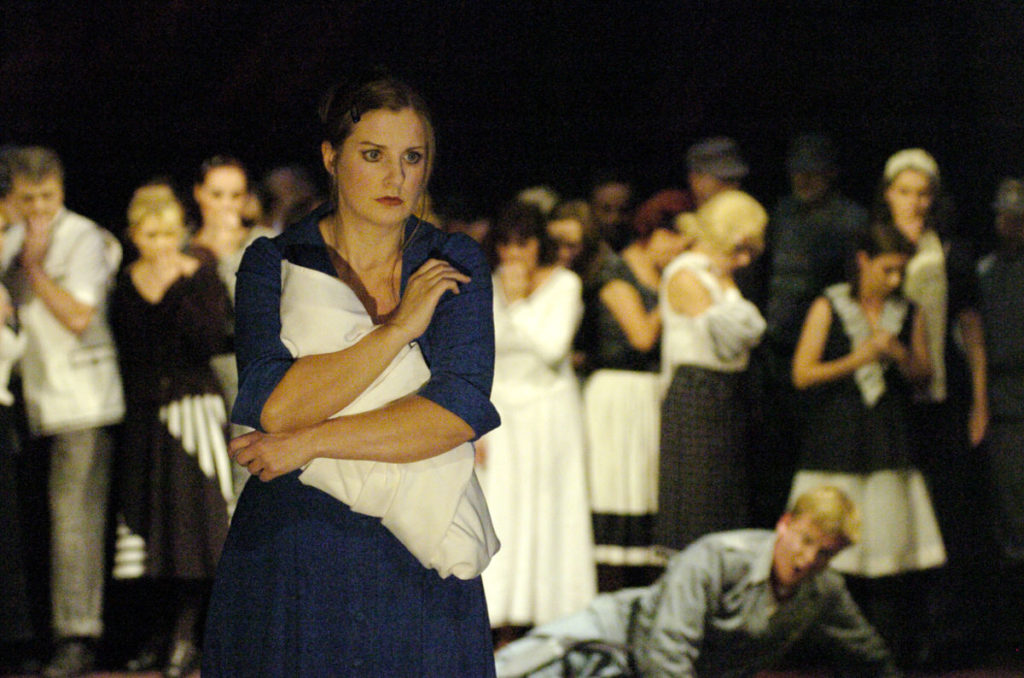 Margarethe, Oper von Charles Gounod, Nordharzer Städtebundtheater Halberstadt/ Quedlinburg, 2005, Regie/ Bühnenbild: Cornelia Just, Bühnenbild/ Ausstattung: Wiebke Horn, Musikalische Leitung: GMD Johannes Rieger, Fotos: Jan Mollerus
