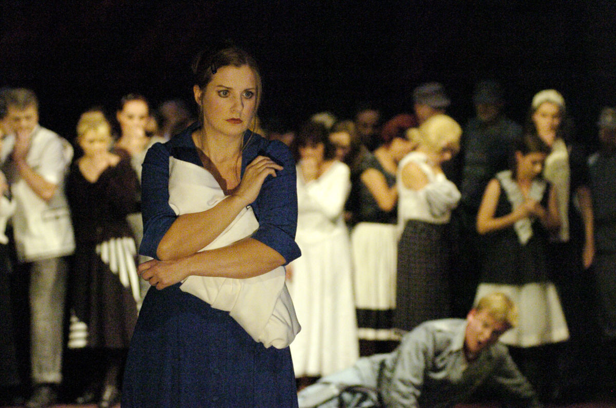 Margarethe, Oper von Charles Gounod, Nordharzer Städtebundtheater Halberstadt/ Quedlinburg, 2005, Regie/ Bühnenbild: Cornelia Just, Bühnenbild/ Ausstattung: Wiebke Horn, Musikalische Leitung: GMD Johannes Rieger, Fotos: Jan Mollerus