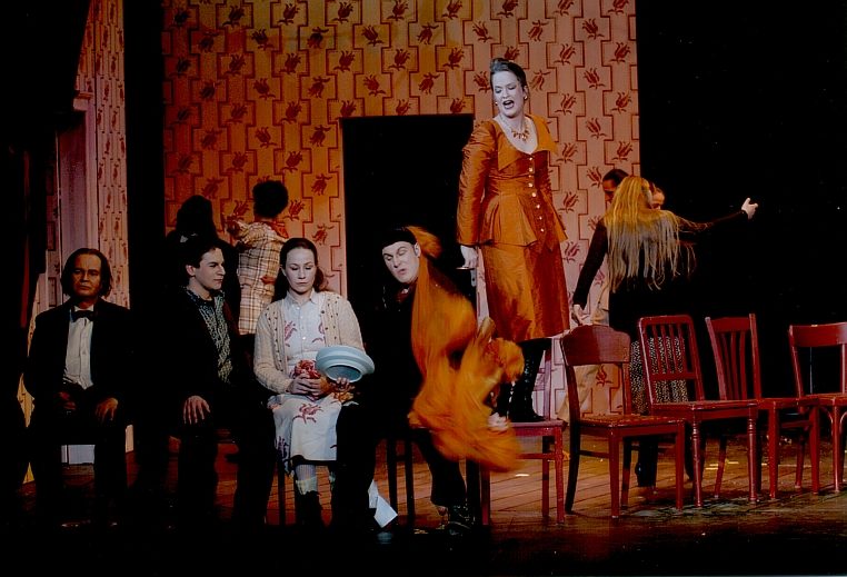 La Bohème, Oper von Giacomo Puccini, Mittelsächsisches Theater Freiberg, 2004, Regie: Cornelia Just, Bühnenbild: Cornelia Just/ Wiebke Horn, Kostüme: Wiebke Horn, Musikalische Leitung: Hinrich Horstkotte, Fotos: Detlev Müller