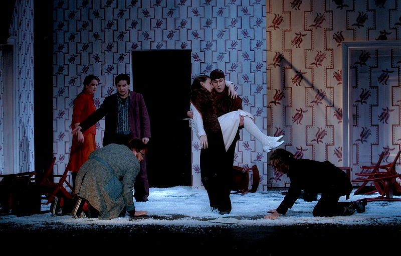 La Bohème, Oper von Giacomo Puccini, Mittelsächsisches Theater Freiberg, 2004, Regie: Cornelia Just, Bühnenbild: Cornelia Just/ Wiebke Horn, Kostüme: Wiebke Horn, Musikalische Leitung: Hinrich Horstkotte, Fotos: Detlev Müller