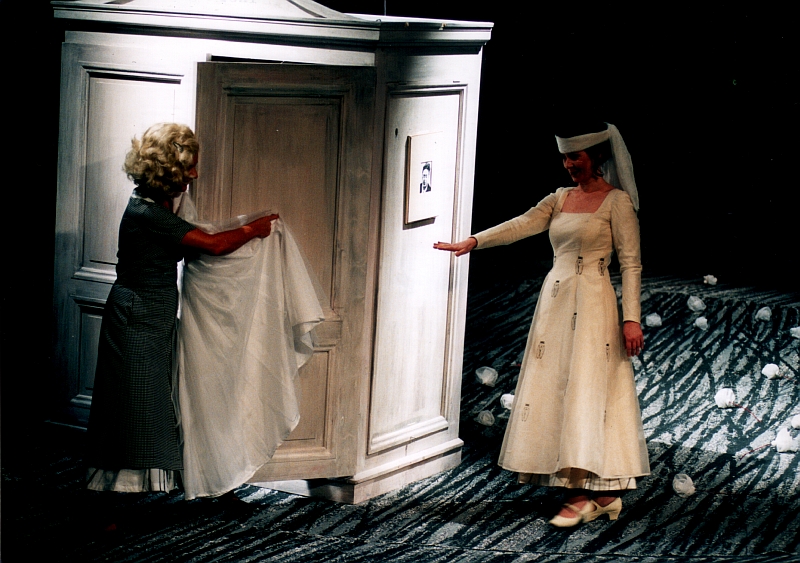 Der Freischütz, Oper von Carl Maria von Weber, Eduard-von-Winterstein-Theater Annaberg-Buchholz, 2004, Regie: Cornelia Just, Bühnenbild: Cornelia Just/ Wiebke Horn, Musikalische Leitung: Friedmann Schulz, Fotos: Dieter Knoblauch