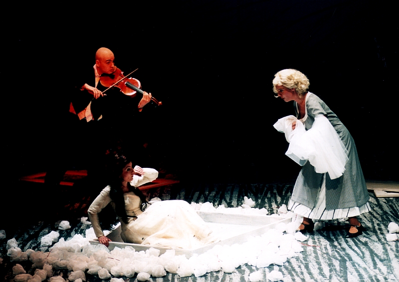 Der Freischütz, Oper von Carl Maria von Weber, Eduard-von-Winterstein-Theater Annaberg-Buchholz, 2004, Regie: Cornelia Just, Bühnenbild: Cornelia Just/ Wiebke Horn, Musikalische Leitung: Friedmann Schulz, Fotos: Dieter Knoblauch