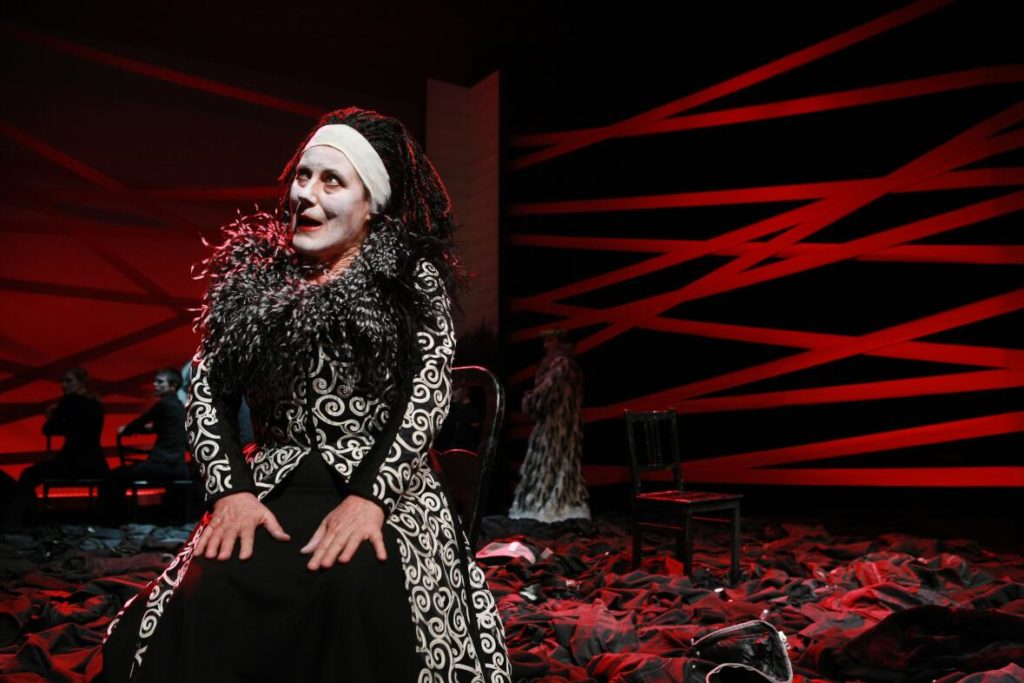 Ödipus, Antikes Drama von Sophokles, Landesbühnen Sachsen, 2009, Regie: Arne Retzlaff, Bühnenbild und Kostüme: Cornelia Just, Fotos: Hagen König