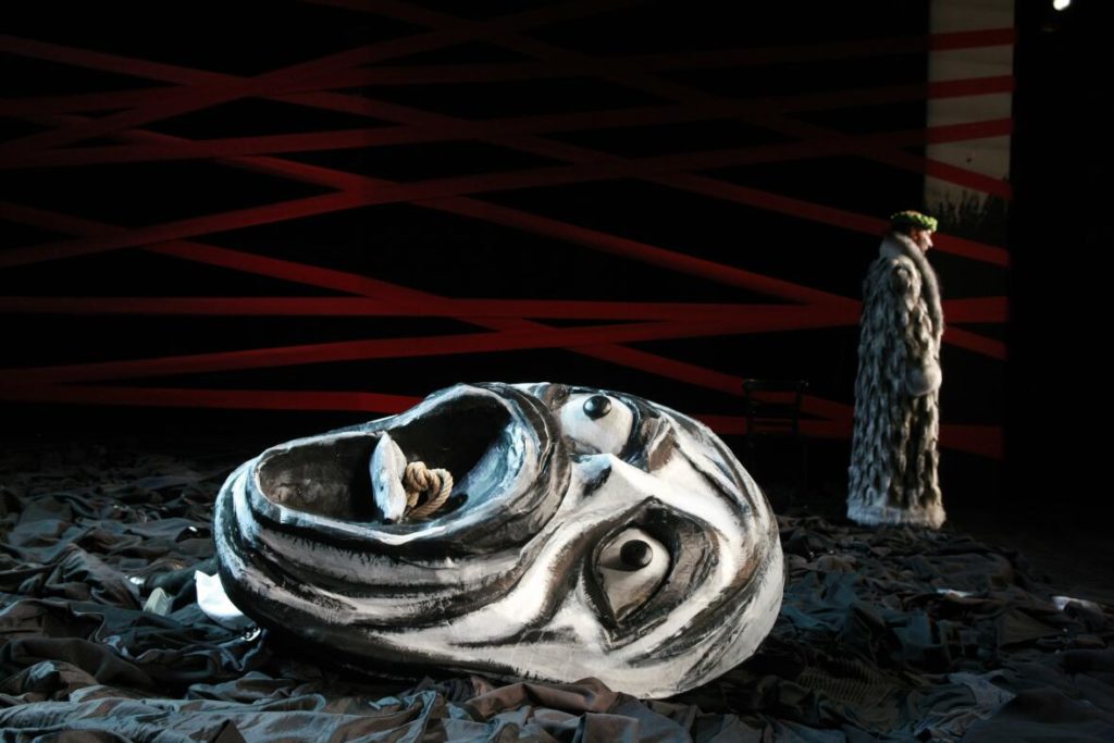 Ödipus, Antikes Drama von Sophokles, Landesbühnen Sachsen, 2009, Regie: Arne Retzlaff, Bühnenbild und Kostüme: Cornelia Just, Fotos: Hagen König
