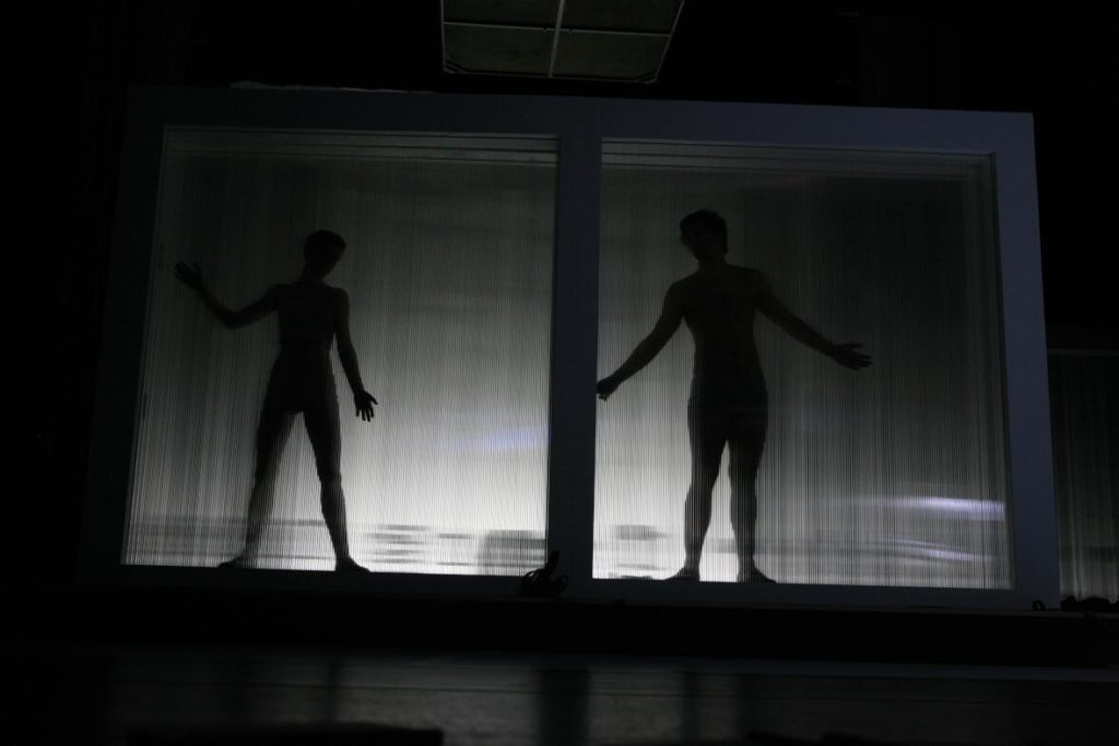 Antigone, Antikes Drama von Sophokles in der Fassung von Jean Anouilh, Landesbühnen Sachsen, 2009, Regie: Arne Retzlaff, Bühnenbild und Kostüme: Cornelia Just, Fotos: Hagen König