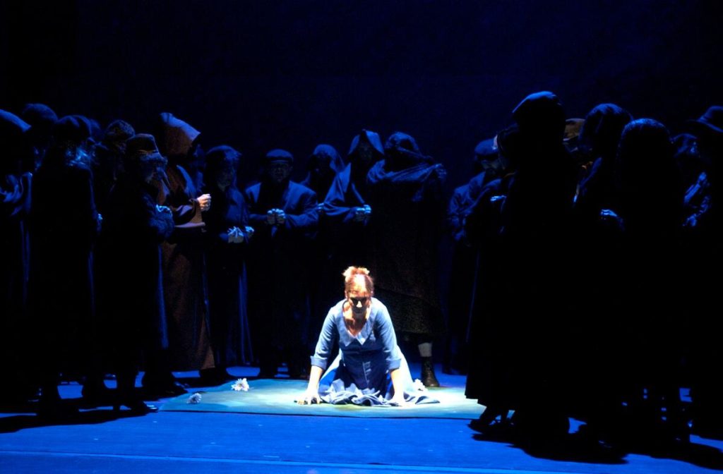 Margarethe, Oper von Charles Gounod, Nordharzer Städtebundtheater Halberstadt/ Quedlinburg, 2005, Regie/ Bühnenbild: Cornelia Just, Bühnenbild/ Ausstattung: Wiebke Horn, Musikalische Leitung: GMD Johannes Rieger, Fotos: Jan Mollerus