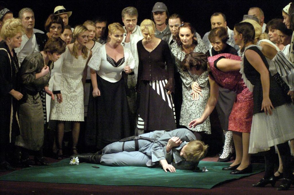 Margarethe, Oper von Charles Gounod, Nordharzer Städtebundtheater Halberstadt/ Quedlinburg, 2005, Regie/ Bühnenbild: Cornelia Just, Bühnenbild/ Ausstattung: Wiebke Horn, Musikalische Leitung: GMD Johannes Rieger, Fotos: Jan Mollerus