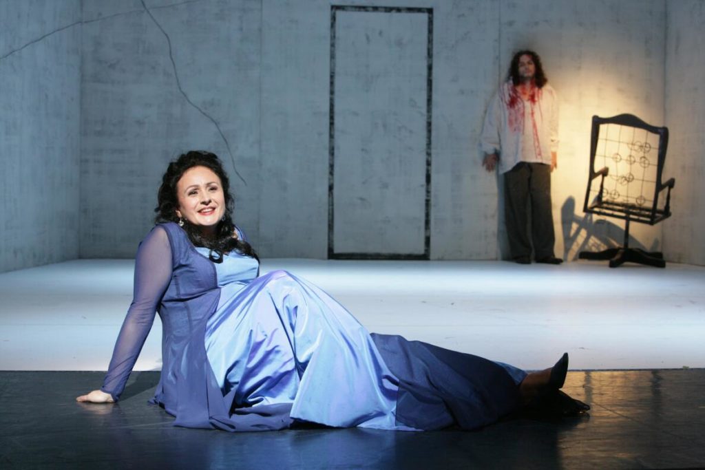 Tosca, Oper in drei Akten von Giacomo Puccini, Landesbühnen Sachsen, 2007, Regie: Horst O. Kupich, Bühnenbild und Kostüme: Cornelia Just , Musikalische Leitung: Michele Carulli, Fotos: Hagen König