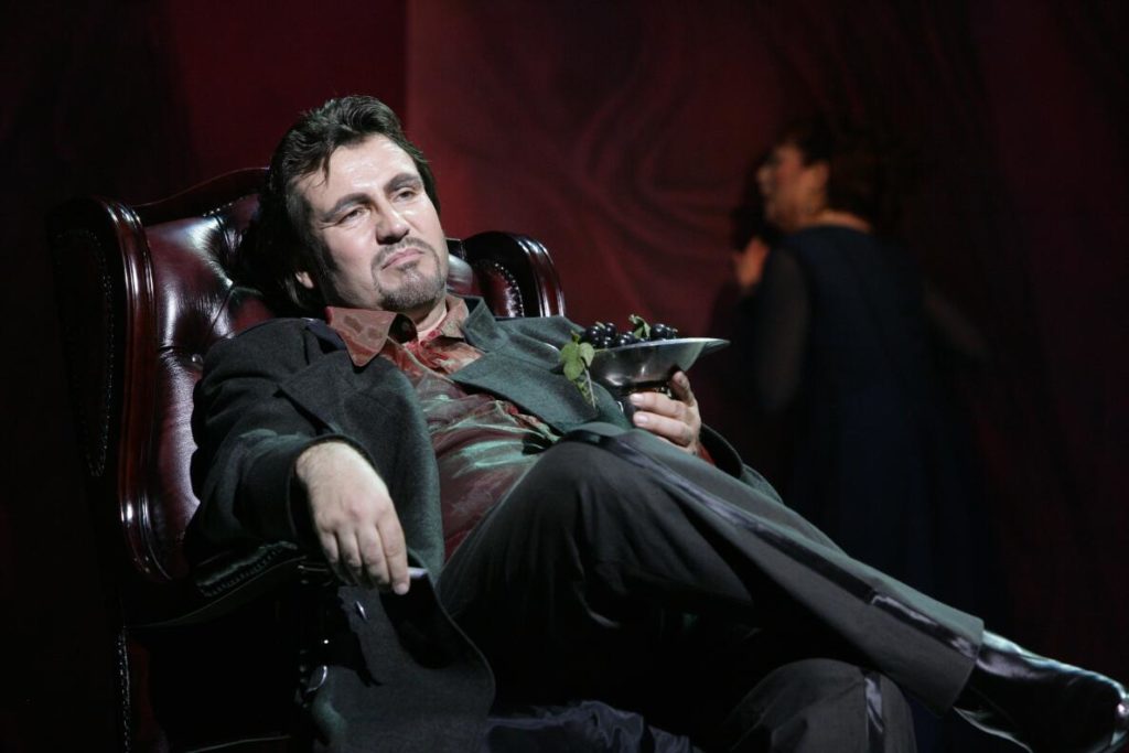 Tosca, Oper in drei Akten von Giacomo Puccini, Landesbühnen Sachsen, 2007, Regie: Horst O. Kupich, Bühnenbild und Kostüme: Cornelia Just , Musikalische Leitung: Michele Carulli, Fotos: Hagen König