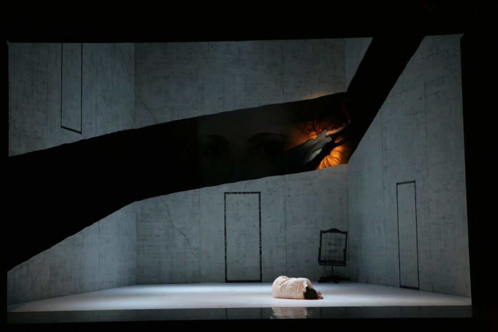 Tosca, Oper in drei Akten von Giacomo Puccini, Landesbühnen Sachsen, 2007, Regie: Horst O. Kupich, Bühnenbild und Kostüme: Cornelia Just , Musikalische Leitung: Michele Carulli, Fotos: Hagen König