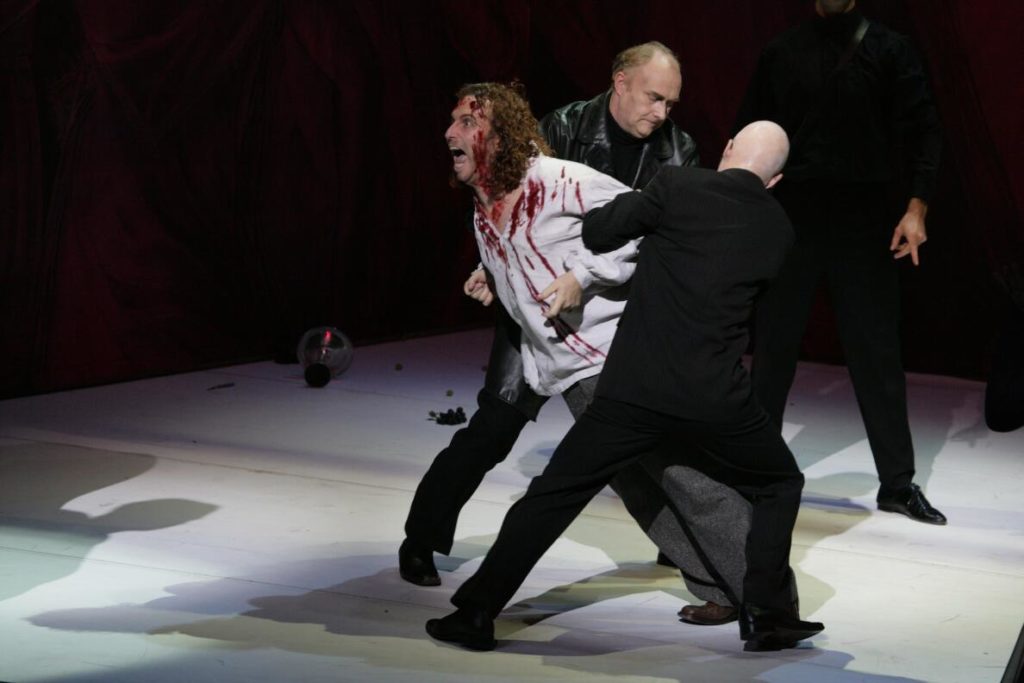 Tosca, Oper in drei Akten von Giacomo Puccini, Landesbühnen Sachsen, 2007, Regie: Horst O. Kupich, Bühnenbild und Kostüme: Cornelia Just , Musikalische Leitung: Michele Carulli, Fotos: Hagen König