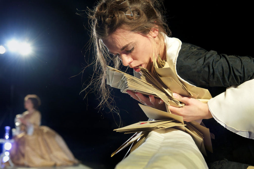 Trauerspiel in fünf Akten von Johann Wolfgang von Goethe, Landesbühnen Sachsen, 2010, Regie: Arne Retzlaff, Bühnenbild und Kostüme: Cornelia Just, Fotos: Hagen König