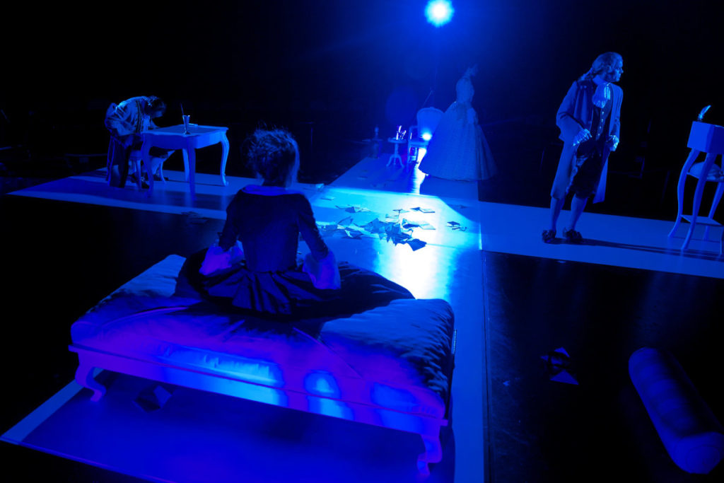 Trauerspiel in fünf Akten von Johann Wolfgang von Goethe, Landesbühnen Sachsen, 2010, Regie: Arne Retzlaff, Bühnenbild und Kostüme: Cornelia Just, Fotos: Hagen König