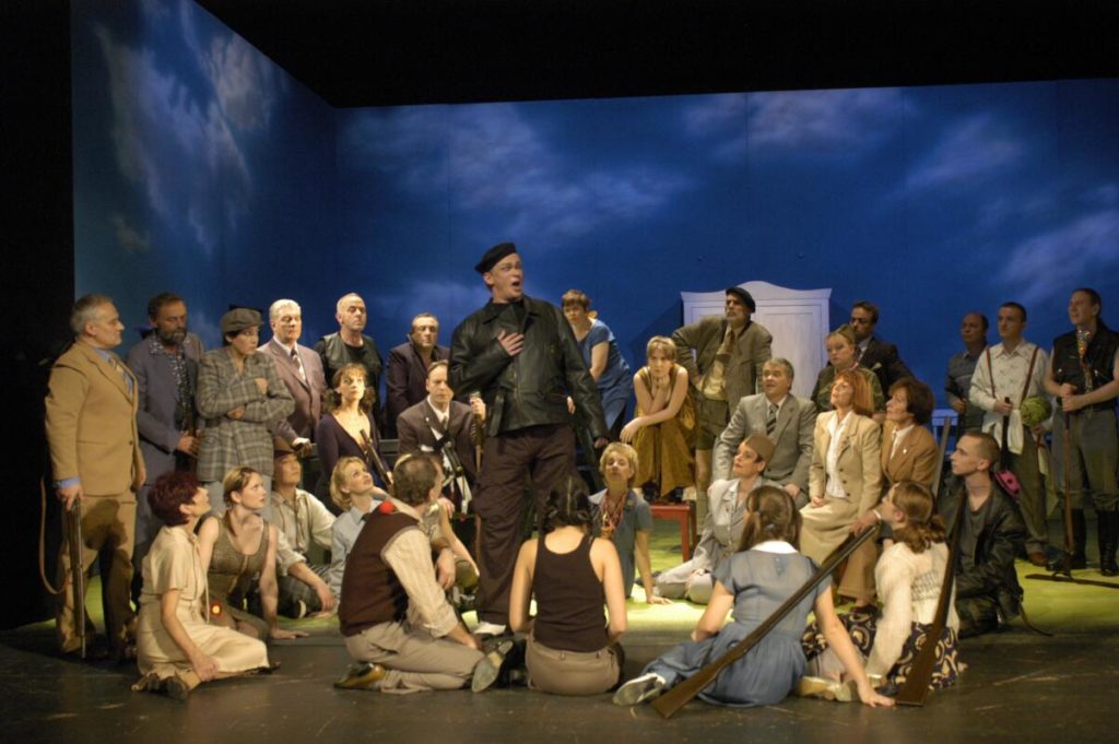 Die Macht des Schicksals, Oper in vier Akten von Giuseppe Verdi und Francesco Maria Piave, Nordharzer Städtebundtheater Halberstadt/ Quedlinburg, 2006, Regie/ Bühnenbild: Cornelia Just, Bühnenbild/ Ausstattung: Wiebke Horn, Musikalische Leitung: GMD Johannes Rieger, Fotos: Jan Mollerus