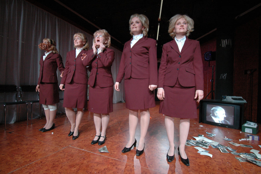 Licht, Oper von Dea Loher und Wolfgang Böhmer, Theater Magdeburg 2006, Regie: Cornelia Just, Bühnenbild: Cornelia Just, Musik: Heiko Hoppe, Fotos: Hans Ludwig Böhme
