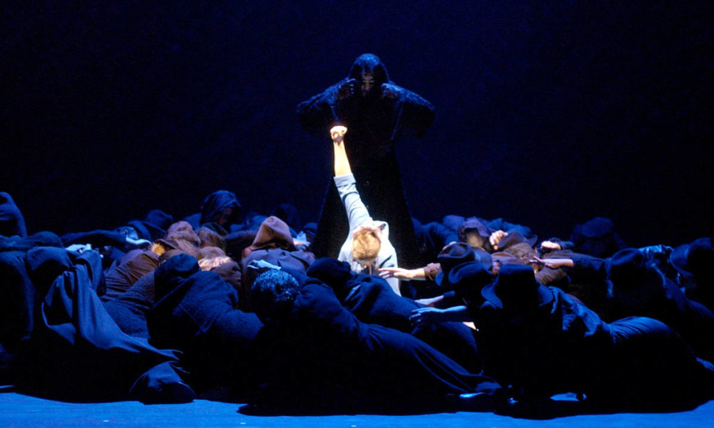 Margarethe, Oper von Charles Gounod, Nordharzer Städtebundtheater Halberstadt/ Quedlinburg, 2005, Regie/ Bühnenbild: Cornelia Just, Bühnenbild/ Ausstattung: Wiebke Horn, Musikalische Leitung: GMD Johannes Rieger, Fotos: Jan Mollerus