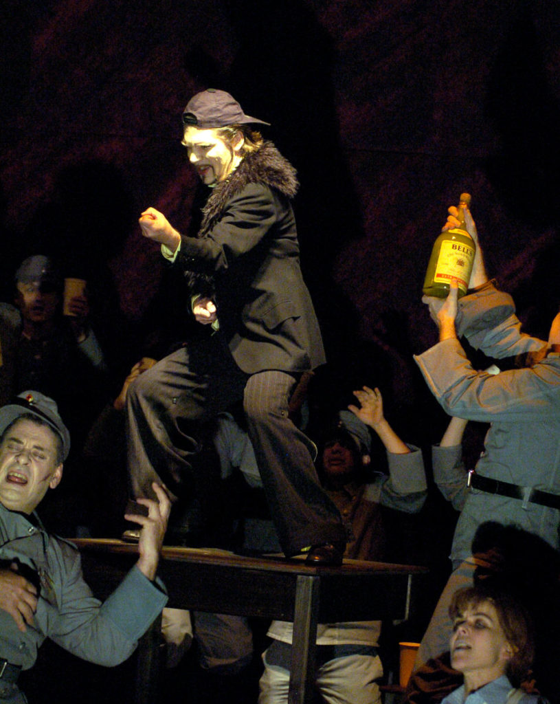 Margarethe, Oper von Charles Gounod, Nordharzer Städtebundtheater Halberstadt/ Quedlinburg, 2005, Regie/ Bühnenbild: Cornelia Just, Bühnenbild/ Ausstattung: Wiebke Horn, Musikalische Leitung: GMD Johannes Rieger, Fotos: Jan Mollerus
