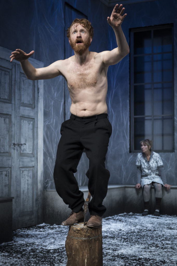 Peer Gynt, Bühnenfassung eines dramatischen Gedichts von Henrik Ibsen, Landesbühne Niedersachsen Nord Wilhelmshaven, 2017, Regie: Arne Retzlaff, Bühnenbild und Kostüme: Cornelia Just, Fotos: Volker Beinhorn