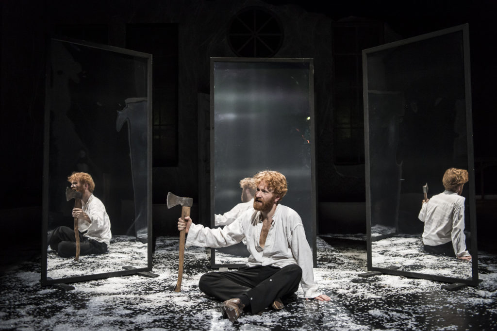 Peer Gynt, Bühnenfassung eines dramatischen Gedichts von Henrik Ibsen, Landesbühne Niedersachsen Nord Wilhelmshaven, 2017, Regie: Arne Retzlaff, Bühnenbild und Kostüme: Cornelia Just, Fotos: Volker Beinhorn