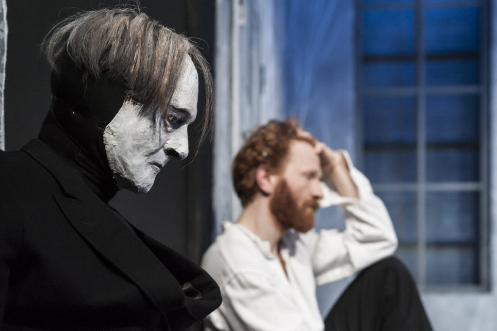 Peer Gynt, Bühnenfassung eines dramatischen Gedichts von Henrik Ibsen, Landesbühne Niedersachsen Nord Wilhelmshaven, 2017, Regie: Arne Retzlaff, Bühnenbild und Kostüme: Cornelia Just, Fotos: Volker Beinhorn