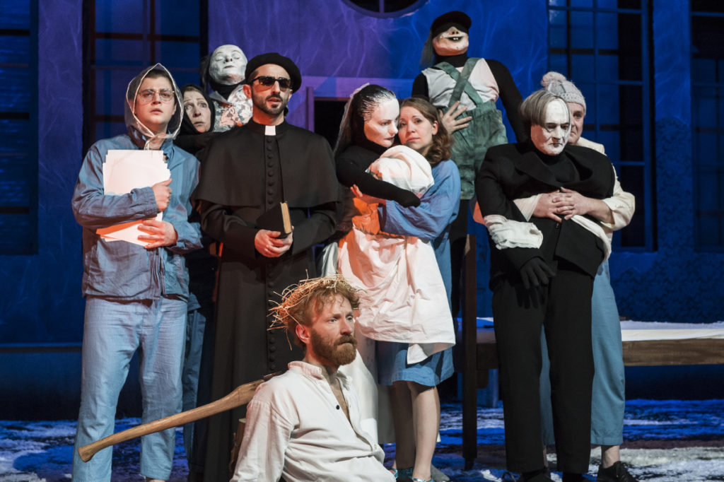Peer Gynt, Bühnenfassung eines dramatischen Gedichts von Henrik Ibsen, Landesbühne Niedersachsen Nord Wilhelmshaven, 2017, Regie: Arne Retzlaff, Bühnenbild und Kostüme: Cornelia Just, Fotos: Volker Beinhorn
