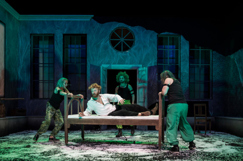 Peer Gynt, Bühnenfassung eines dramatischen Gedichts von Henrik Ibsen, Landesbühne Niedersachsen Nord Wilhelmshaven, 2017, Regie: Arne Retzlaff, Bühnenbild und Kostüme: Cornelia Just, Fotos: Volker Beinhorn