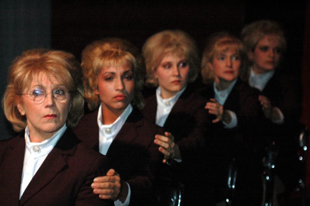 Licht, Oper von Dea Loher und Wolfgang Böhmer, Theater Magdeburg 2006, Regie: Cornelia Just, Bühnenbild: Cornelia Just, Musik: Heiko Hoppe, Fotos: Hans Ludwig Böhme