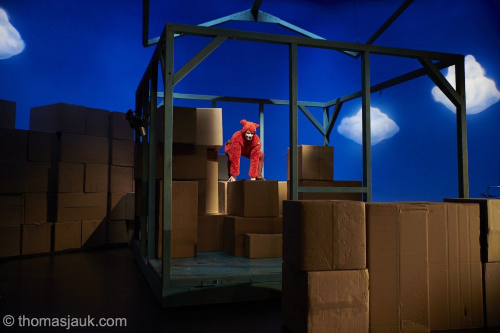 Haus blaues Wunder, Theaterstück, Hans-Otto-Theater Potsdam, 2018, Regie: Ulrike Müller, Bühnenbild: Jan Lehmann, Kostüme: Cornelia Just, Fotos: Thomas Maximilian Jauk