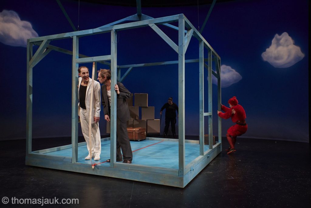 Haus blaues Wunder, Theaterstück, Hans-Otto-Theater Potsdam, 2018, Regie: Ulrike Müller, Bühnenbild: Jan Lehmann, Kostüme: Cornelia Just, Fotos: Thomas Maximilian Jauk