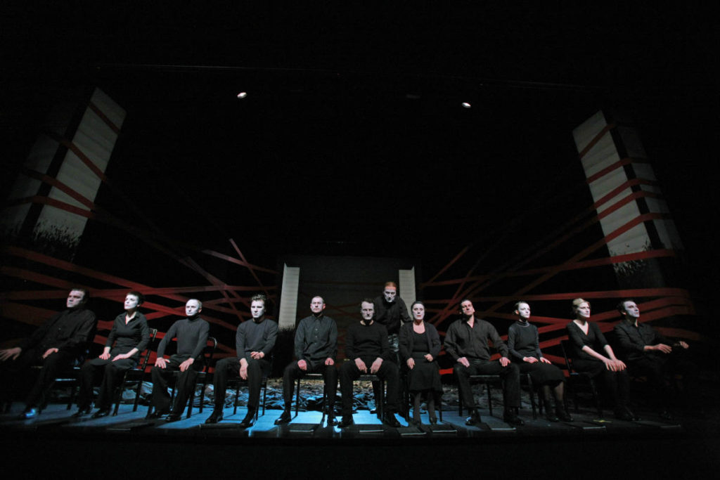 Ödipus, Antikes Drama von Sophokles, Landesbühnen Sachsen, 2009, Regie: Arne Retzlaff, Bühnenbild und Kostüme: Cornelia Just, Fotos: Hagen König